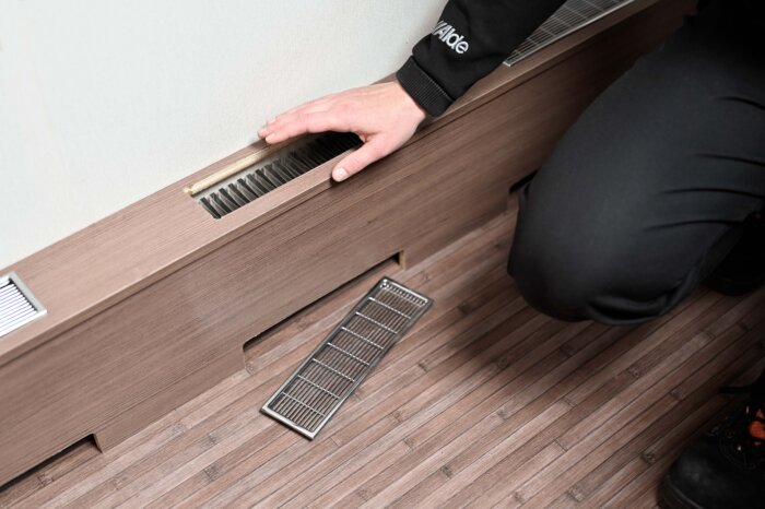 Hand feeling convector for warmth